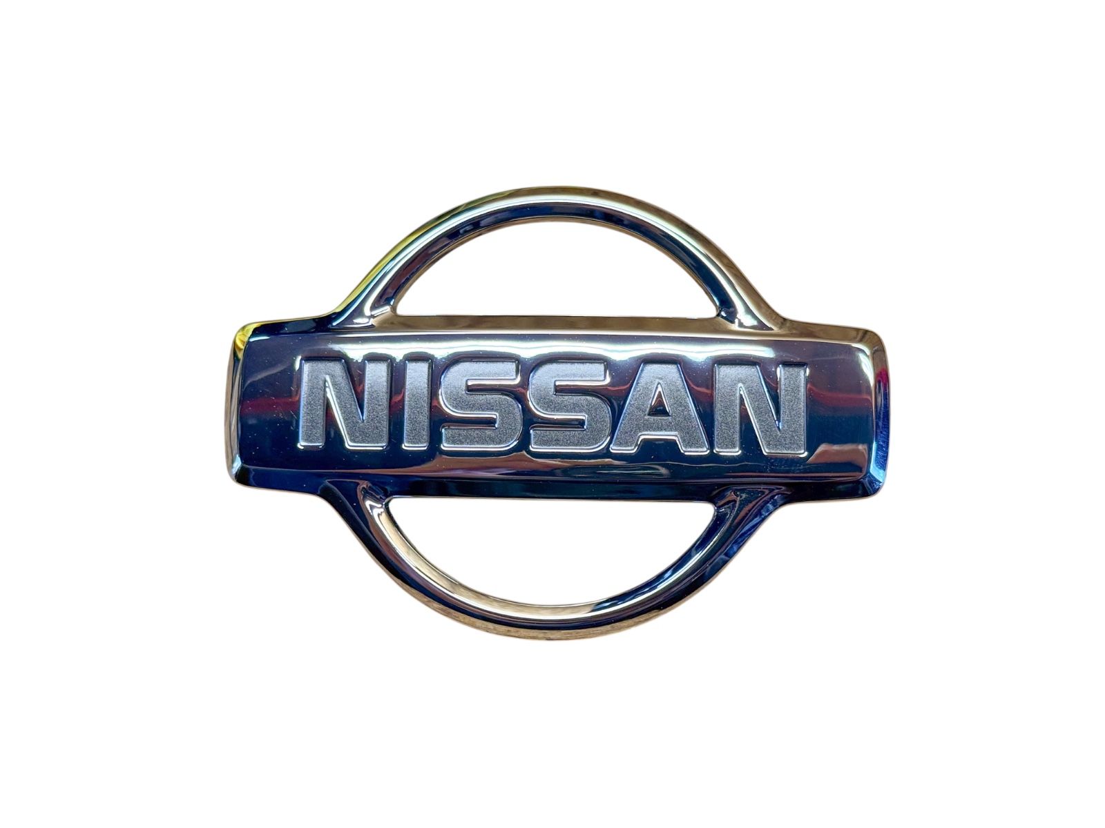 Emblema De Parrilla Nissan Sentra 2000 - 2003 Nuevo Original Cromado